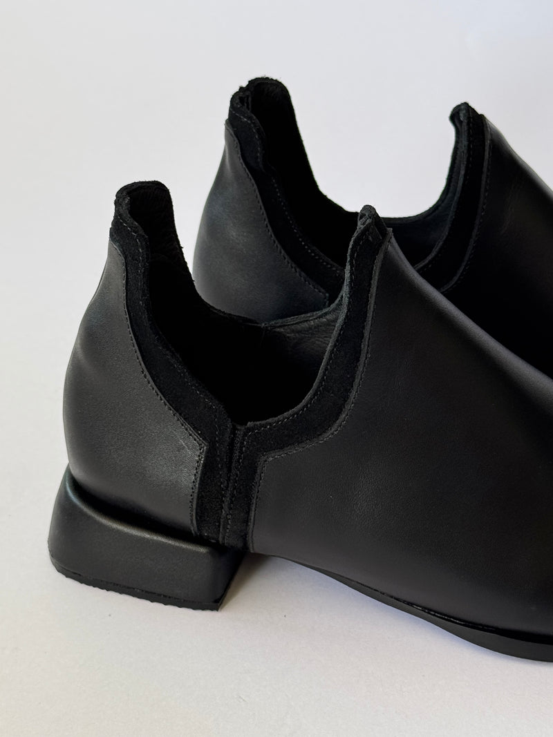 700 black liso