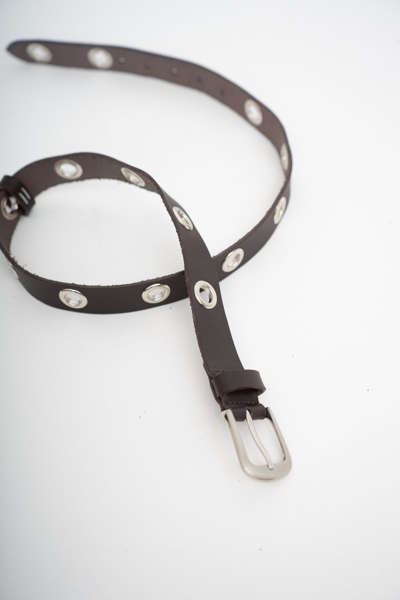 04 Cinturón dark brown ojetillos