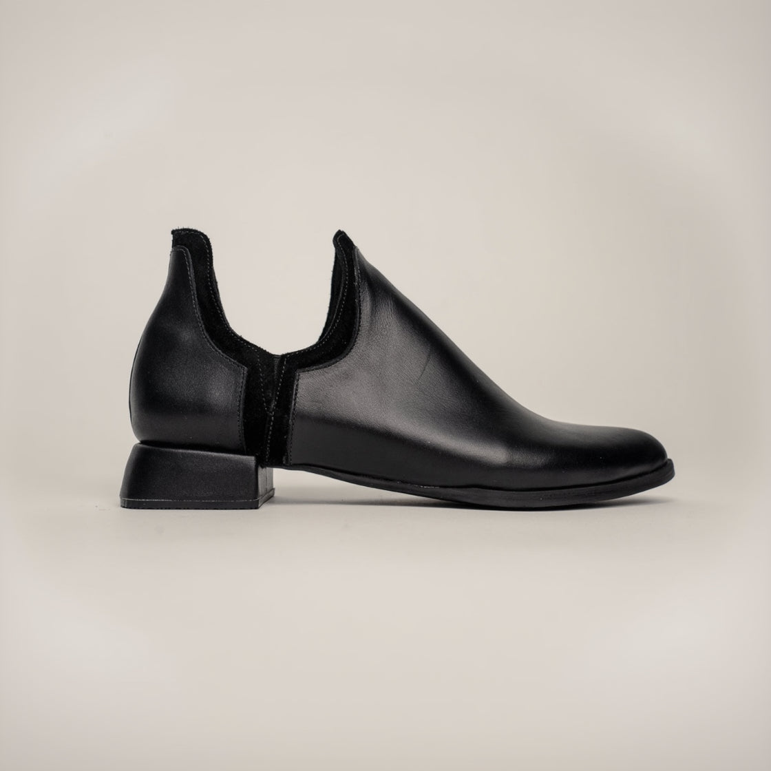 700 black liso