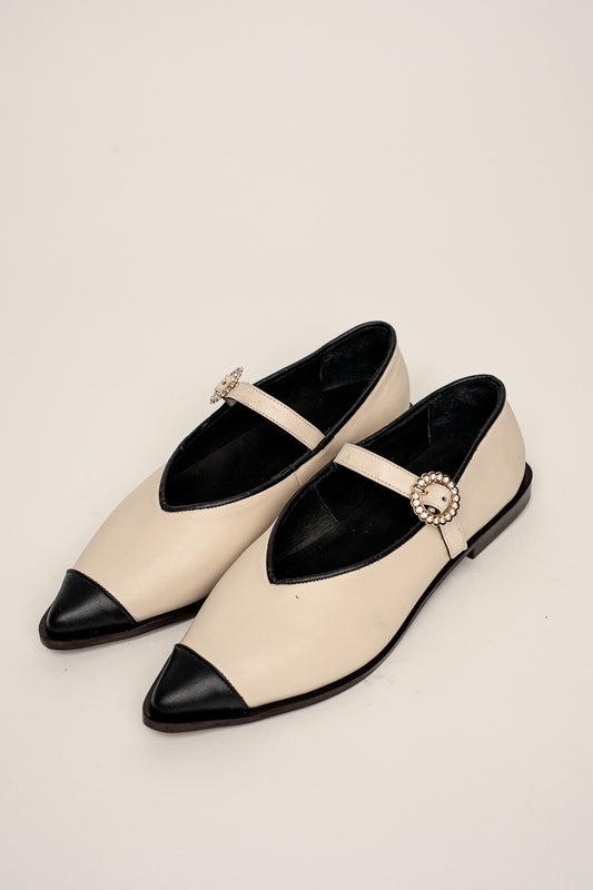 910 ballerina black and white