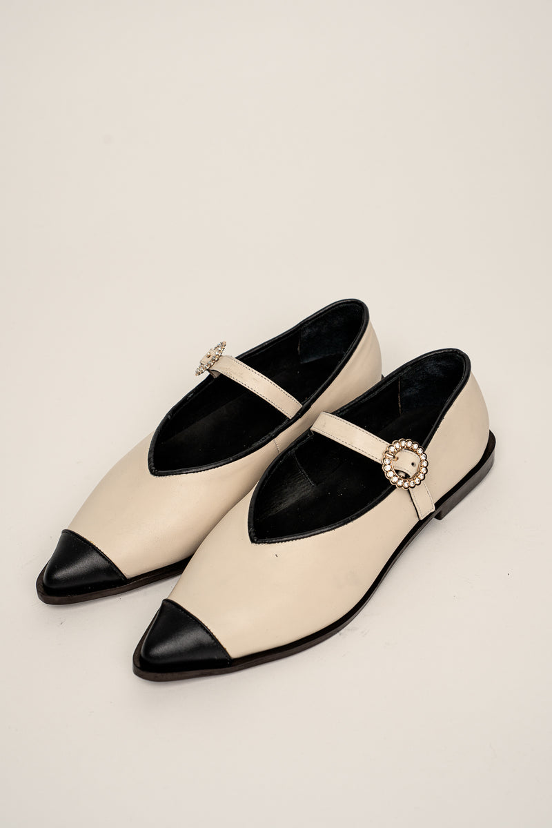 910 ballerina black and white