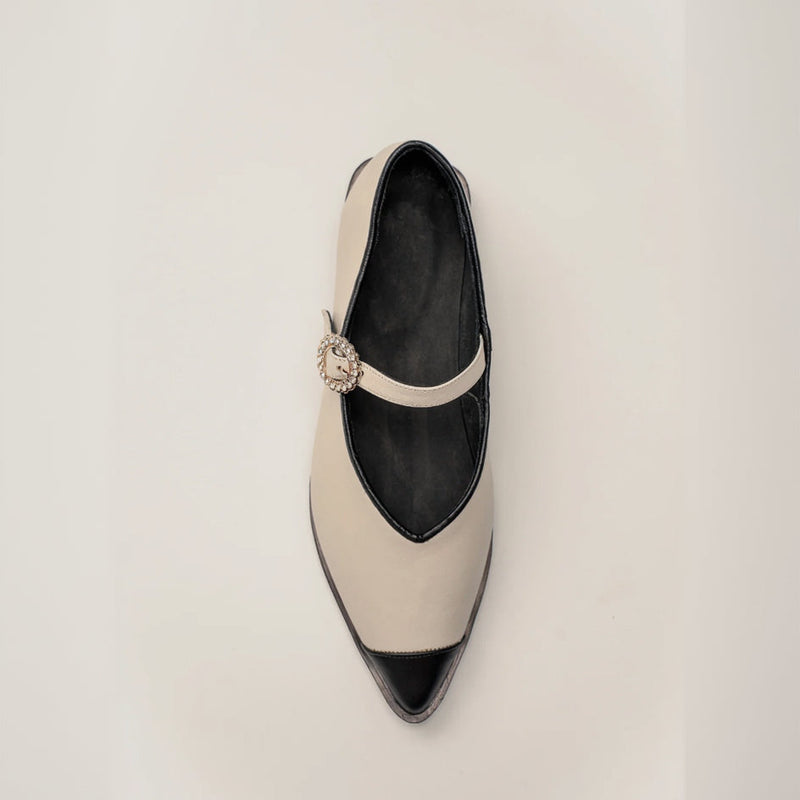 910 ballerina black and white