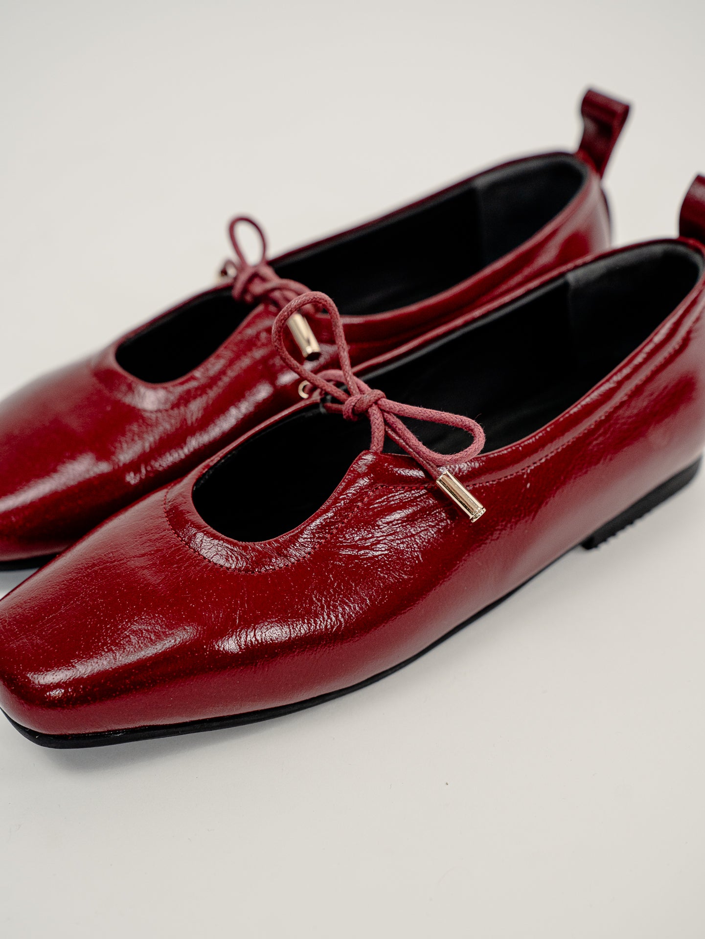 870 ballerina wax red